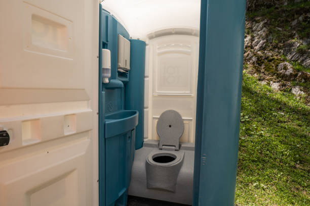 Best Wedding porta potty rental  in Allouez, WI
