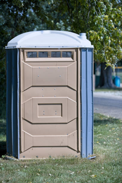 Best Portable toilet rental cost  in Allouez, WI